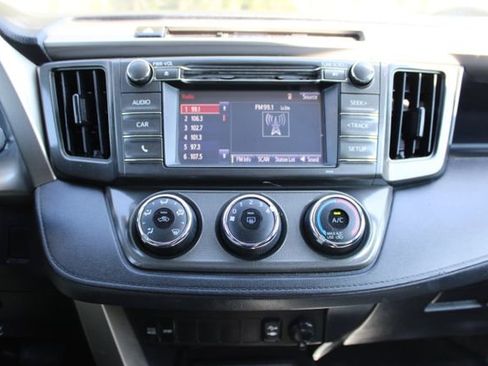 Used 2015 Toyota RAV4 LE AWD/4WD image 3