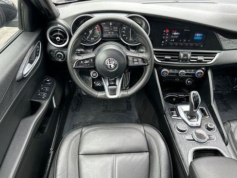 Used 2023 Alfa Romeo Giulia Sprint RWD image 15