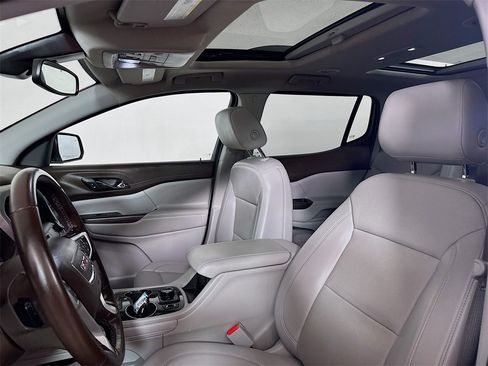 Used 2023 GMC Acadia SLT w/ Technology Package image 8