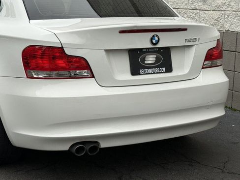 Used 2011 BMW 128i Coupe RWD image 8