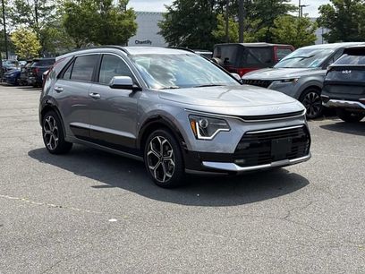Used 2023 Kia Niro EX Touring