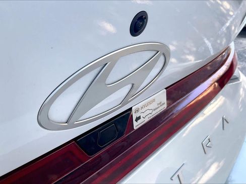 Certified 2025 Hyundai Elantra SEL FWD image 31