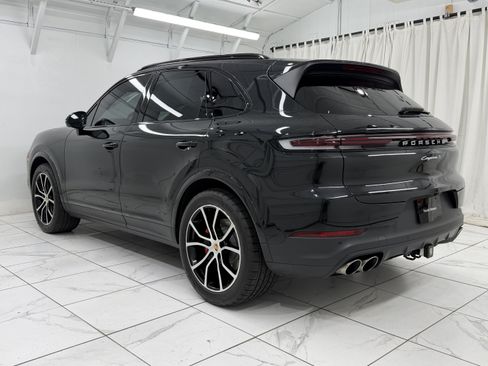 Certified 2024 Porsche Cayenne S AWD/4WD image 14