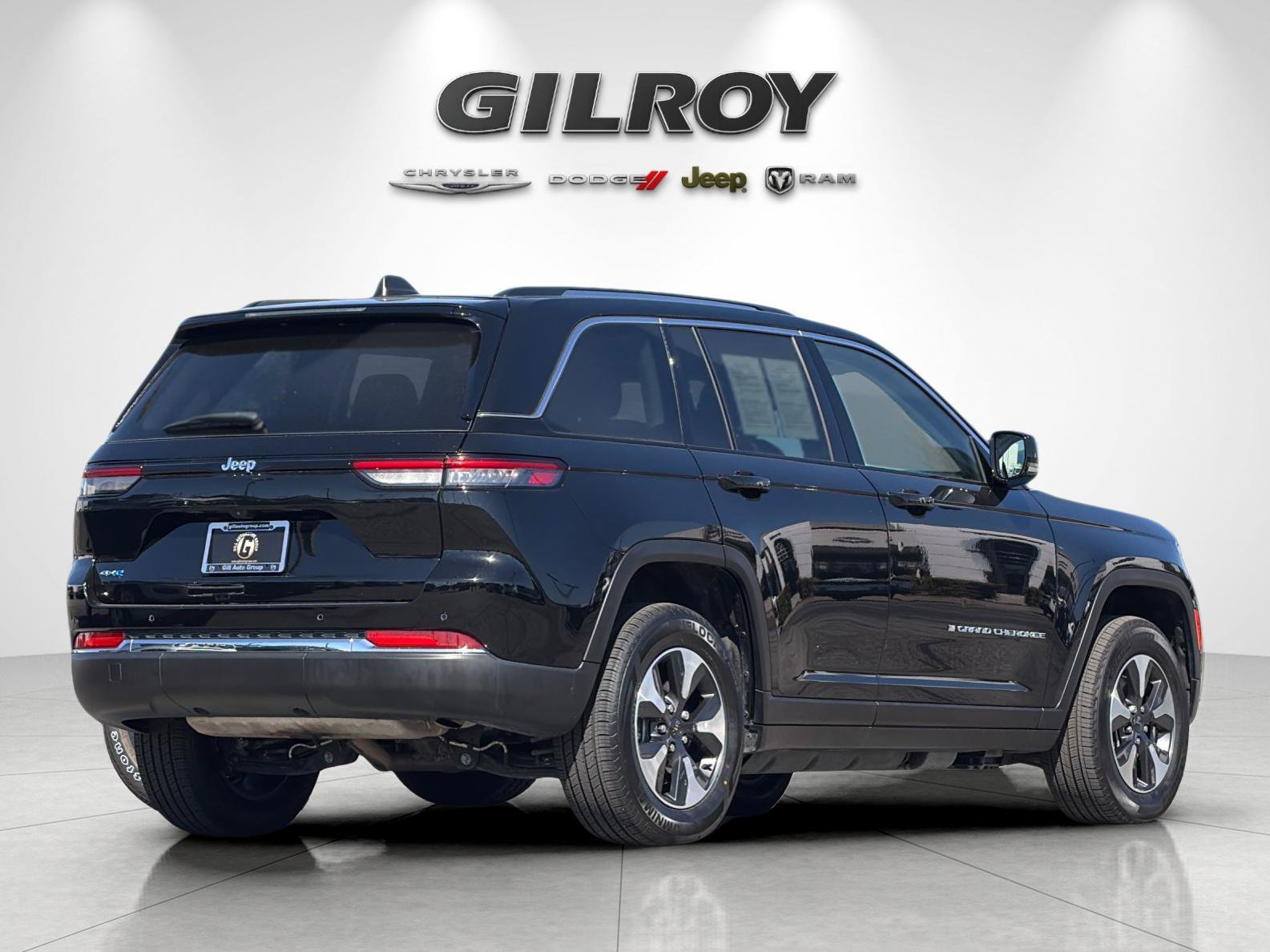 Used 2023 Jeep Grand Cherokee 4WD 4xe image 4