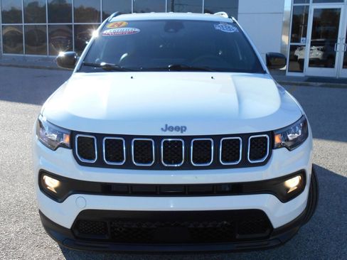 Certified 2024 Jeep Compass Latitude image 28