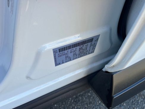 Used 2025 Nissan Rogue SV image 31