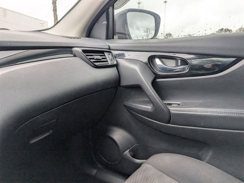 Used 2019 Nissan Rogue Sport SV w/ Technology Package image 30