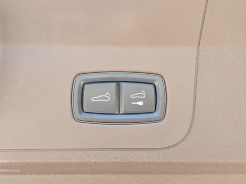 Certified 2023 Porsche Panamera 4 AWD/4WD image 25