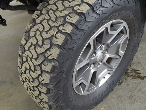 Used 2016 Jeep Wrangler Rubicon w/ Power Convenience Group image 30