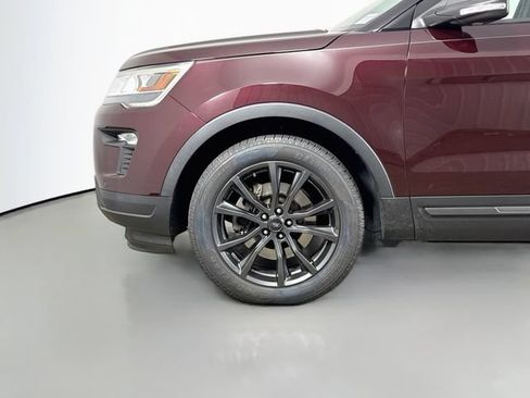 Used 2019 Ford Explorer XLT w/ Equipment Group 202A AWD/4WD image 33