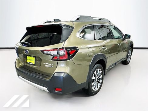 Used 2023 Subaru Outback Touring image 5