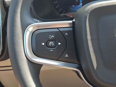 Certified 2024 Volvo XC40 B5 Plus w/ Climate Package AWD/4WD image 23