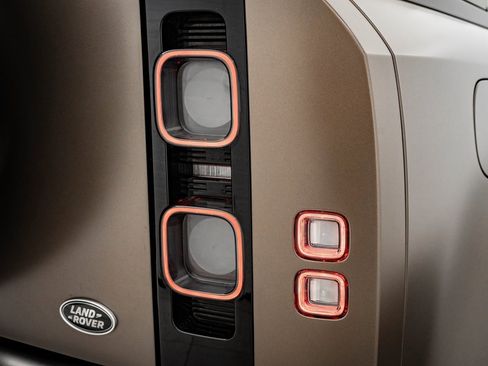 Used 2021 Land Rover Defender 110 X image 16