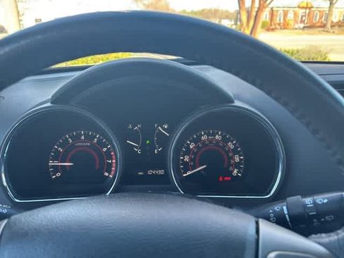 Used 2010 Toyota Highlander SE image 1