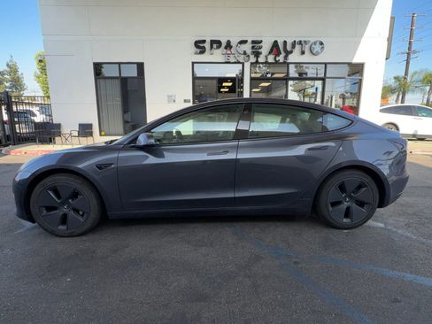 Used 2023 Tesla Model 3 Standard Range image 3