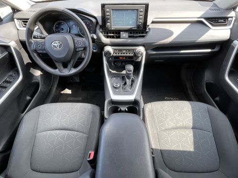 Used 2020 Toyota RAV4 XLE image 18