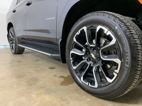 Used 2022 Chevrolet Tahoe LT w/ Luxury Package image 6