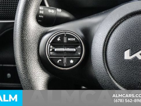 Used 2025 Kia Soul LX w/ LX Technology Package FWD image 20