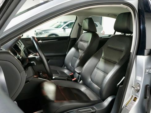 Used 2016 Volkswagen Jetta SEL image 3