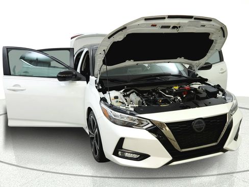 Used 2023 Nissan Sentra SR FWD image 9