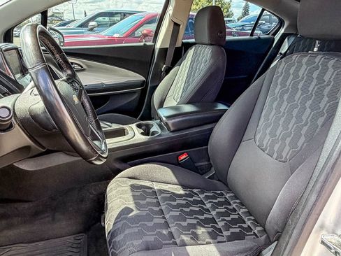 Used 2014 Chevrolet Volt FWD image 9