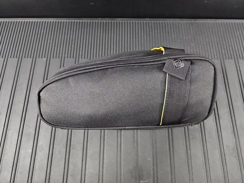 Used 2025 Rivian R1T Adventure image 32