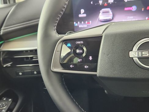 Certified 2025 Nissan Murano SL image 17