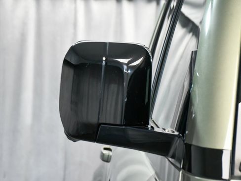 Used 2021 Land Rover Defender 110 X-Dynamic SE image 69