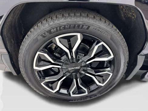 Used 2024 GMC Sierra EV Denali AWD/4WD image 92