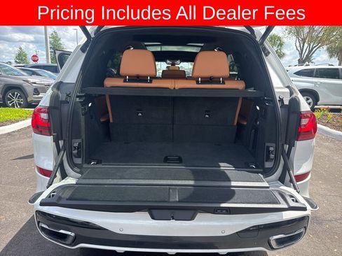 Used 2022 BMW X7 xDrive40i w/ M Sport Package AWD/4WD image 14