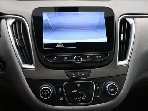 Used 2021 Chevrolet Malibu LS FWD image 7
