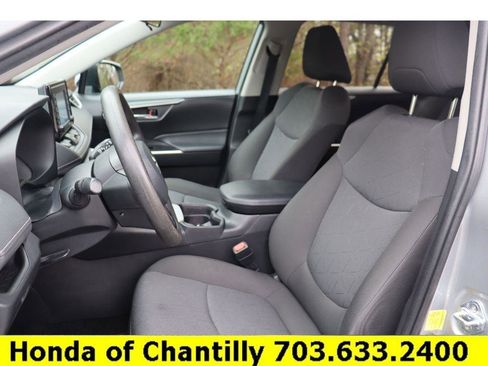 Used 2021 Toyota RAV4 XLE image 22