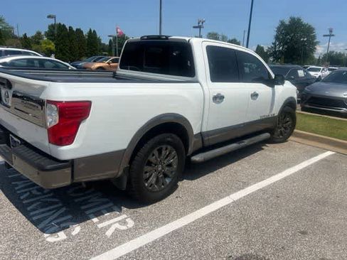 Used 2018 Nissan Titan Platinum Reserve w/ Platinum Utility Package RWD image 9