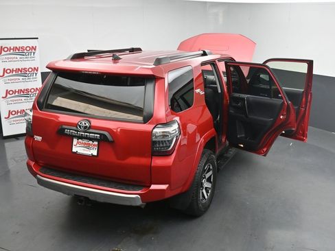 Used 2024 Toyota 4Runner TRD Off-Road Premium AWD/4WD image 40