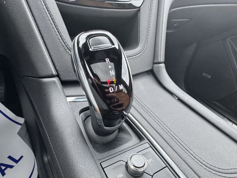 Certified 2022 Cadillac XT5 Premium Luxury w/ LPO, Floor Liner Package image 14