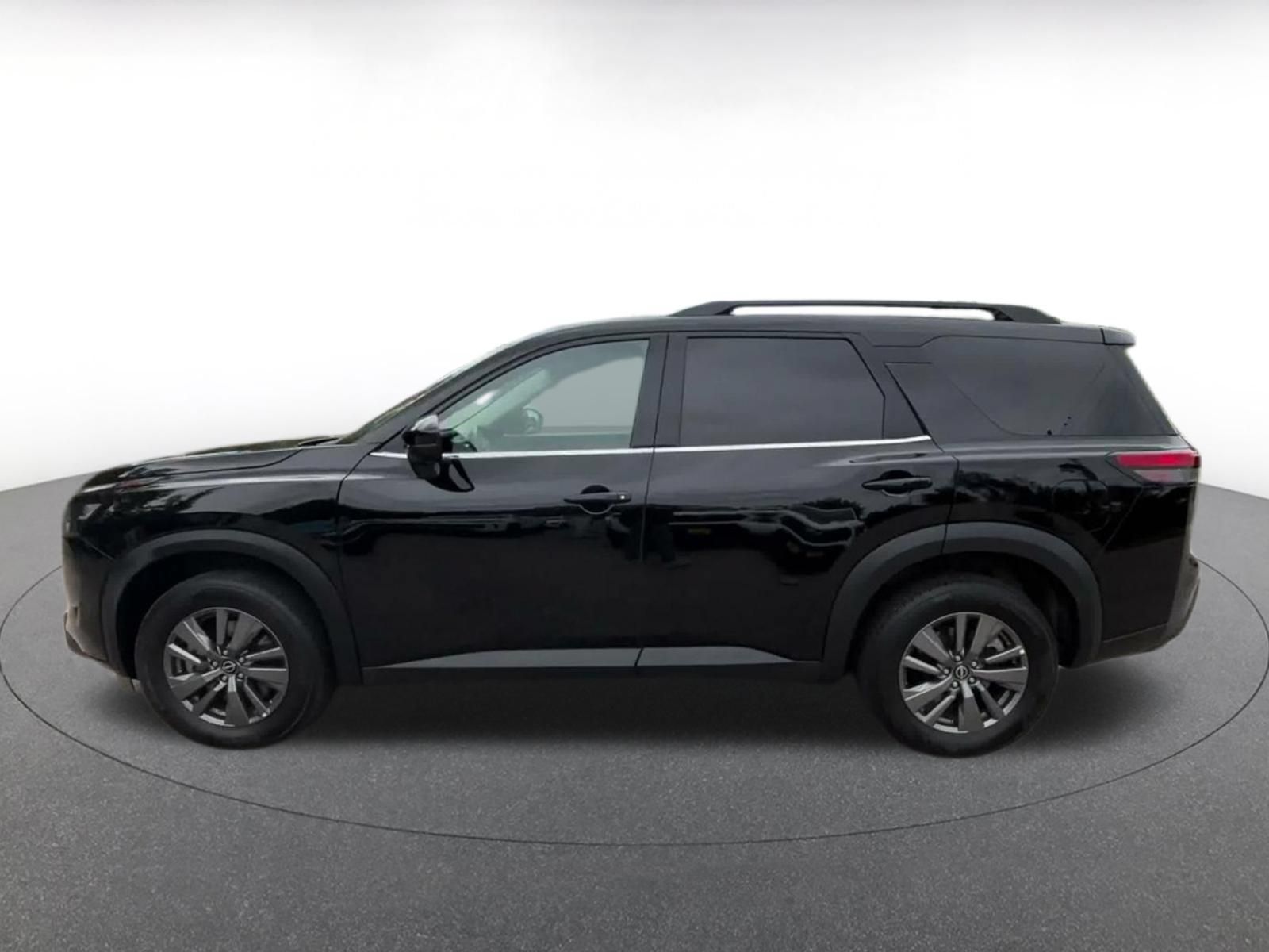 Used 2025 Nissan Pathfinder SV AWD/4WD image 8