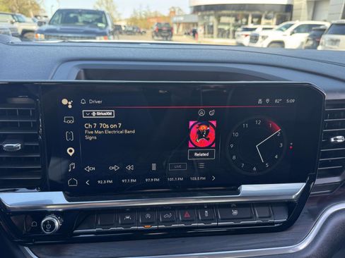 Used 2025 GMC Sierra 1500 SLT AWD/4WD image 29