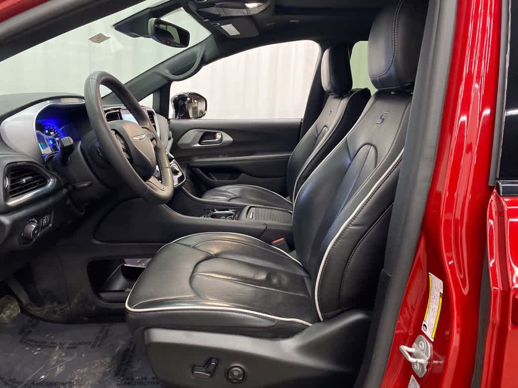 Used 2025 Chrysler Pacifica Limited FWD image 12