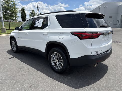 Used 2023 Chevrolet Traverse LT AWD/4WD image 7