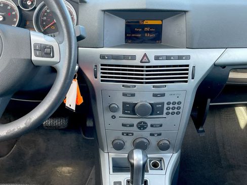 Used 2008 Saturn Astra XR w/ Advanced Audio Package image 13
