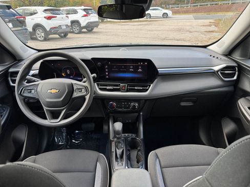 Used 2025 Chevrolet TrailBlazer LT image 28
