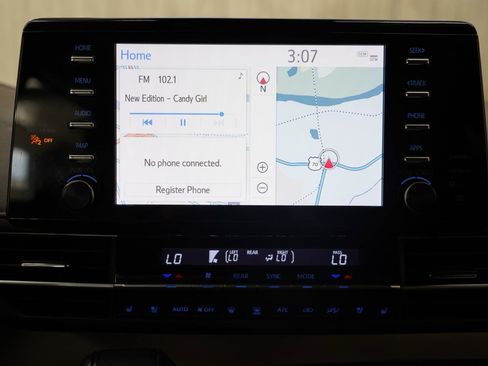 Used 2021 Toyota Sienna Platinum AWD/4WD image 22