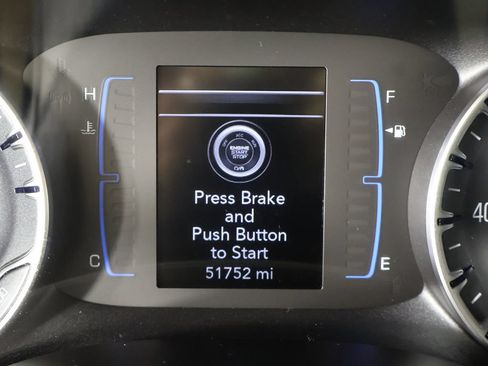 Used 2023 Chrysler Voyager LX FWD image 33