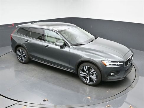 New 2026 Volvo V60 B5 Cross Country Plus w/ Protection Package Premier image 45