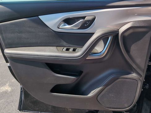Used 2025 Chevrolet Blazer LT FWD image 21
