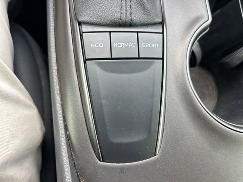 Used 2023 Toyota Camry SE w/ Convenience Package FWD image 17