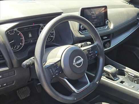 Used 2024 Nissan Rogue SV FWD image 7