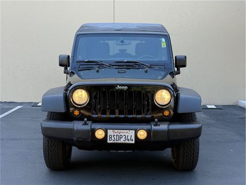 Used 2014 Jeep Wrangler Unlimited Sport w/ Quick Order Package 24S AWD/4WD image 2