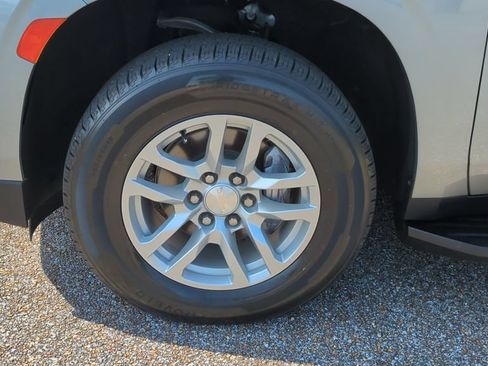 Used 2023 Chevrolet Tahoe LT RWD image 10