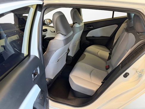 Used 2021 Toyota Prius Prime LE w/ Carpet Mat Package (TMS) FWD image 16